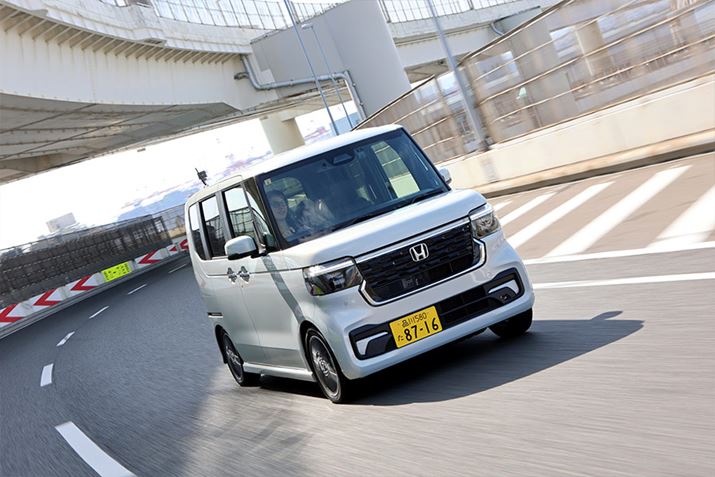 z_uN-BOX JX^v̂悤ɁA^[{GW𓋍ڂăXCXC郂f邪AyԂ͏o͂̃[J[K邽߁AׂĂ܂ƕʎԂɕ