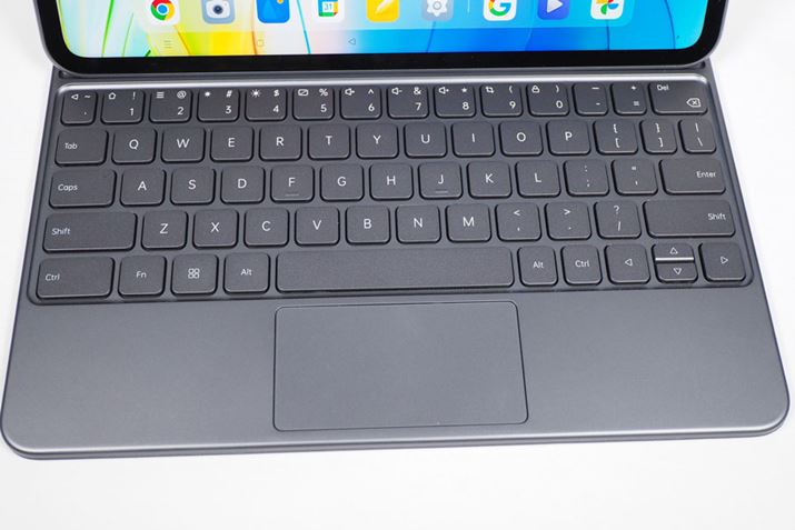 uOPPO Pad2v̕ʔIvVƂĔ̔ĂL[{[hJo[uSmart Touchpad KeyboardvBpzł͂邪A^b`pbhtĂm[gp\R̂悤ȑ삪\