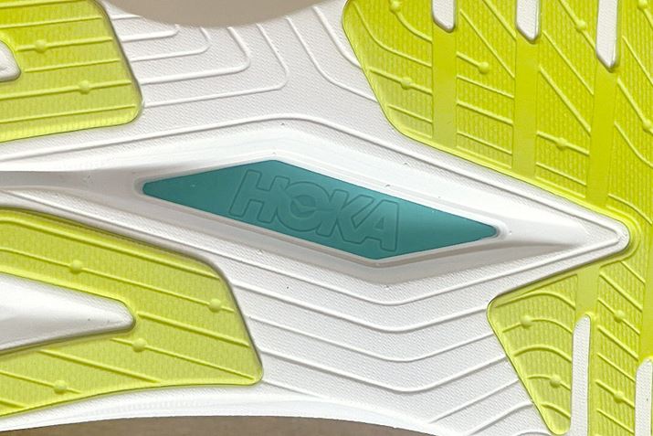 ɂꂽ~bh\[fނɉAKxȍuPebaxṽv[g邱ƂŁA܂Ń[Xꂽu}bnvV[Yi͂i[ɒ