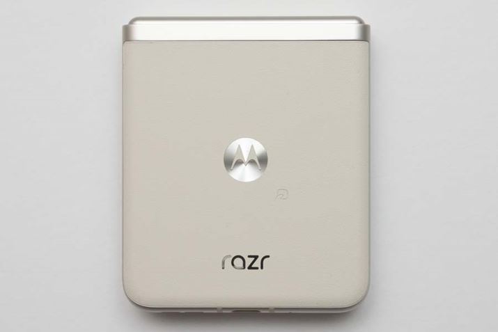 N[Y̔wʂɂFeliCaZT[̃^b`|CgƃCX[dGA