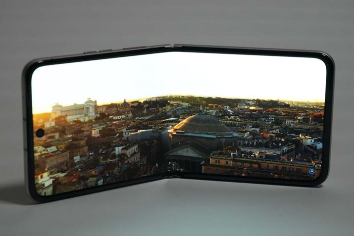 fȂĂ̂CɂȂl邩܂񂪁AfɏWƂ̊ԂɂYĂ܂܂