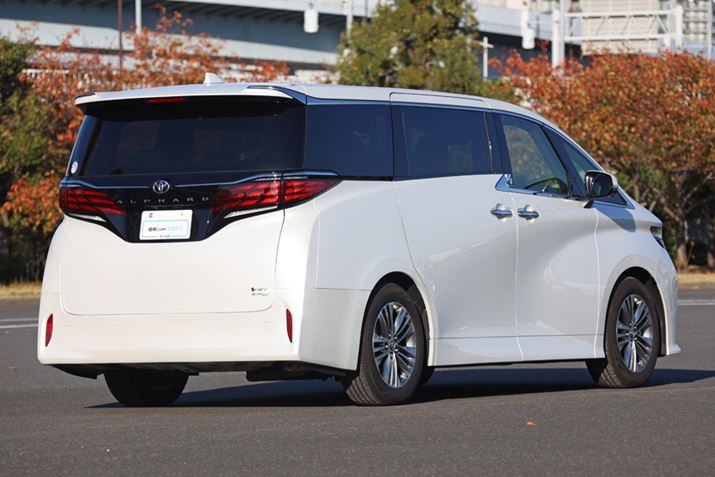 uAt@[hṽtgAAGNXeAB̖`[tƂăfUCĂAtgtFCX_Ci~bNɓːi悤ȗ͋\Ă