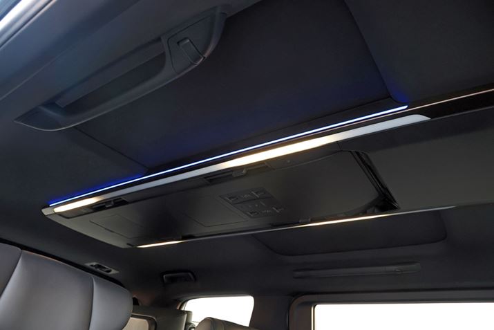 摜́uAt@[hv́unCubhZvɔĂuX[p[OI[o[wbhR\[vBEɂ́uLEDtJ[C~l[VvĂȀWXCb`ɂčẼhAI[vEN[YVF[hAEBhE̊JȂǂ\ƂȂĂ