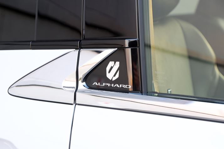 uAt@[hvuFt@CAv̎ԎGúA܂ł̓tgtFCXɔzuĂ̂AV^ł͍ẼtghAֈڐ݂Ă