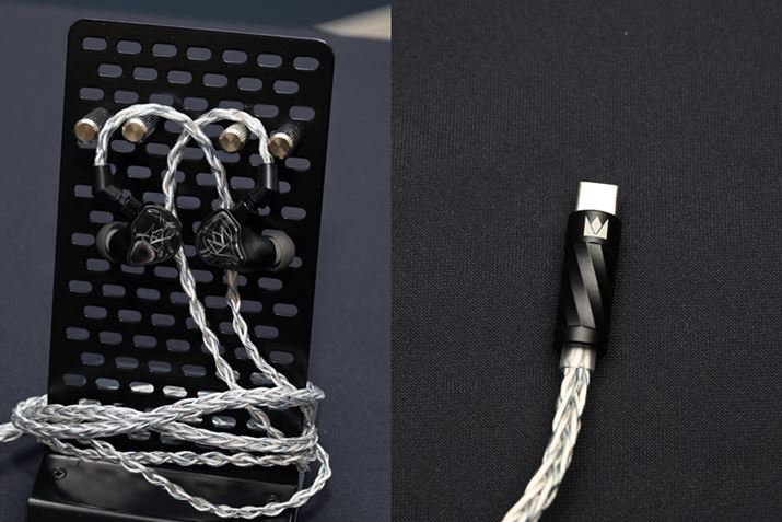 vXŔIꂽLCzuXM-1v́AuFALCON MAXvƓMEMSXs[J[iMEMShCo[juCowellv𓋍ځBuFALCON MAXvł͍ẼCzɁuAptosvƂ^AvĂ邪AuXM-1vłUSB DAC̃ANeBuUSB-CvO̒ɃoCAXd邽߂̃AvĂ̂ł͂ȂƂ̂