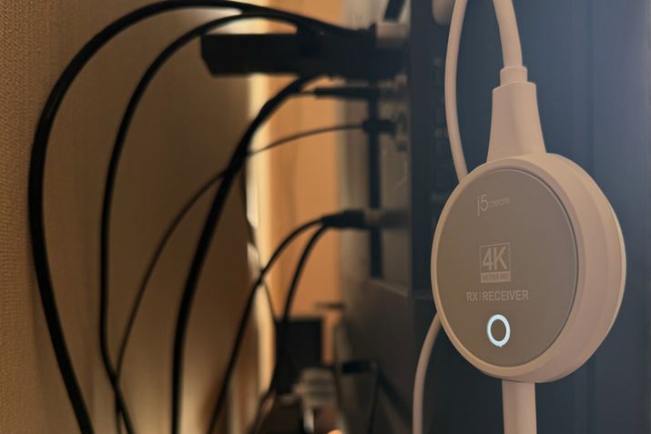 erHDMI|[gɂԂ牺`ŃV[o[ZbgBerUSB|[gds