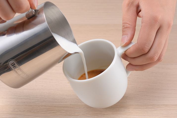 uEXyVX^EvXeB[WIvşꂽGXvb\ɁAtH[~N𒍂ŃJtFeɂĂ݂܂傤