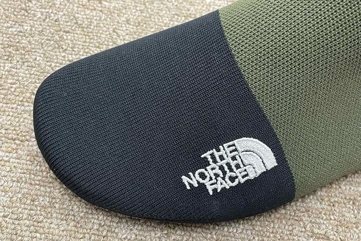 Abp[̓|GXẽjbgBLk͂ȂA[YtBbgȂ̂ŃbNXł闚Sn