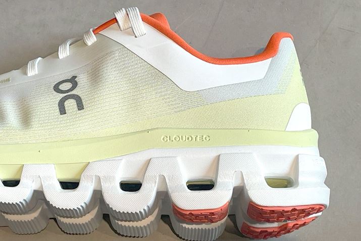 uCloudTecṽ~bh\[ŜɁAẍقȂ2ނ́uHelionX[p[tH[vgp