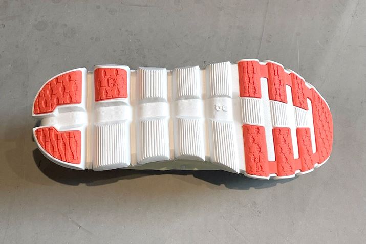 \[jbgɂ́AVɃXv[`́uSpeedboardvBiCz邱ƂŁAOfdxƋxłȂAyʉĂB܂AAEg\[p^[ɂ́AAXt@gRN[gƂܑHōō̃Obv𔭊^Cv̗p