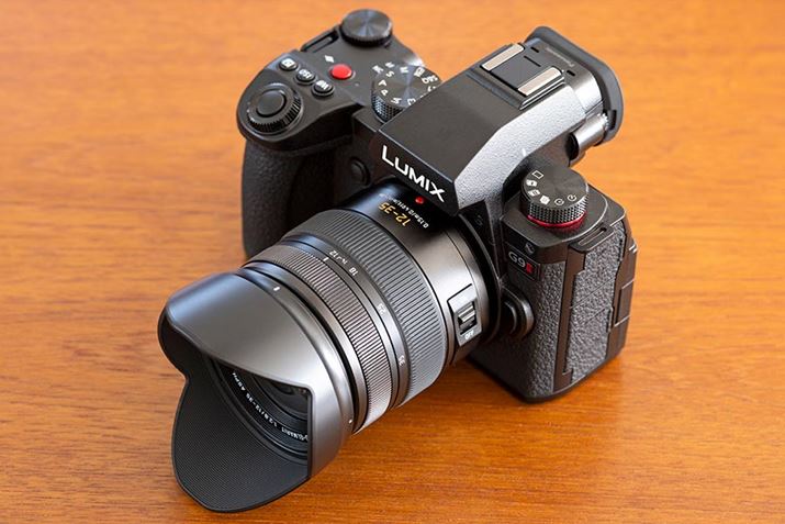 TCY͖134.3ij×102.3ij×90.1isjmmŁAdʂ͖658giobe[AJ[h܂ށjByʂϋv̂}OlVEt[̗pĂBVb^[{^ӂWB{^AISO{^AIo␳{^Iɂ킩₷zuĂ̂I