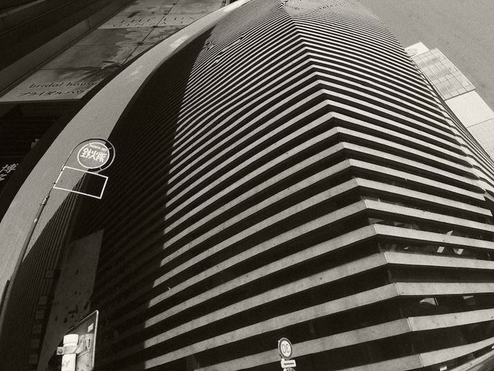 ͂ȂAJ[u~[̉f荞݂BeLUMIX G9PROIIALEICA DG VARIO-ELMARIT 12-35/F2.8 ASPH./ POWER O.I.S.A12mmi24mmjAvOAEAF16A1/30bAISO100A-0.7EVAzCgoXFI[gAtHgX^CFLEICAmN[A߃JX^}CY1ŎBe