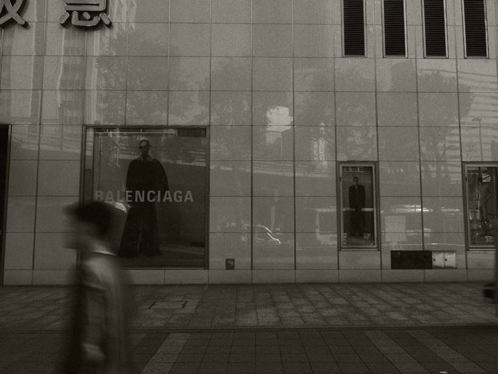 ł̓JX^}CY1ɁALEICAmN[̏ڍאݒRgXg+2AnCCg+2.5AVhE-1AF-1.5AFAV[vlX+0.5ɕύXĎBeB̂悤ɃV[ɉėՋ@ςɔȂBĂLUMIX G9PROIIALEICA DG VARIO-ELMARIT 12-35/F2.8 ASPH./ POWER O.I.S.A14mmi28mmjAvOI[gAF20A1/20bAISO100A-0.7EVAzCgoXFI[gAtHgX^CFLEICAmN[A߃JX^}CY1ɎBe