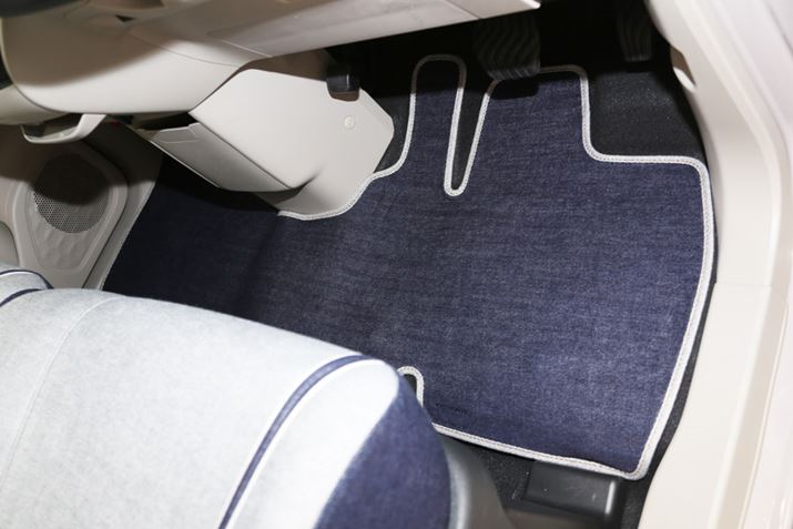 CpltAJ[ybgȂǂAfj̃e[}ɉăR[fBl[gĂ