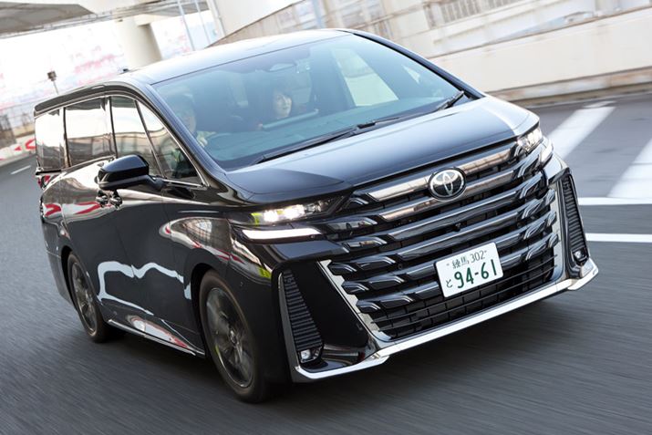 uFt@CAv2.4L^[{GW̃GW̓XybŃAōo͂205kWi279PSjŁAőgN430Nmi43.8kgfEmjɂȂ