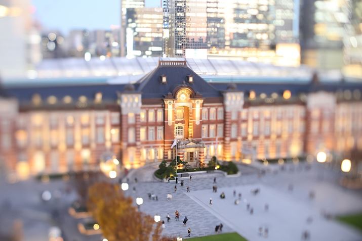 EOS R6 Mark IIATTArtisan Tilt 50mm f/1.4AF2.8A1/60bAISO4000A+1.7EVAzCgoXFI[gAsN`[X^CFX^_[h