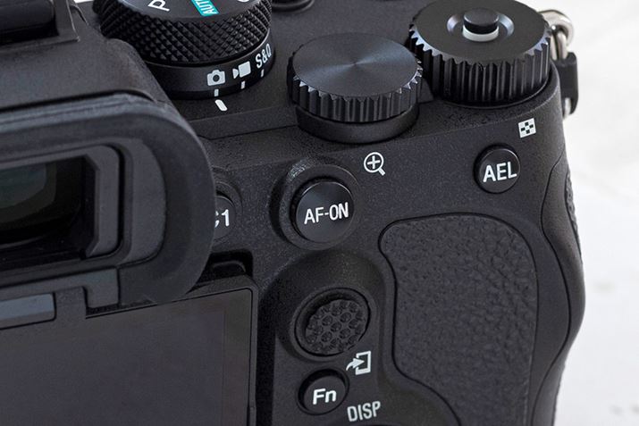 u7R VvAF-ON{^B3@ׂ͂āAewő삵₷悤ɔwʂ̂̈ʒuɔzuĂ