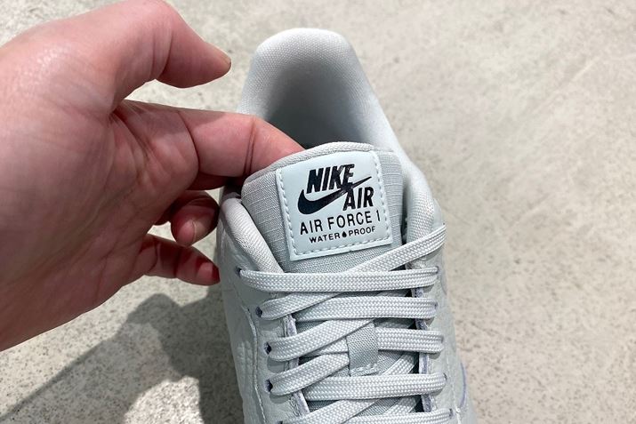 bvXgbvdl̃V[^Bxł́uWATER PROOFvł邱ƂAs[