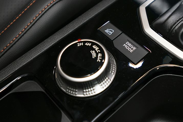 V^ugCgvɂ́AuNORMALvuECOvuGRAVELvuSNOWvuMUDvuSANDvuROCKv7̃hCu[hڂĂ