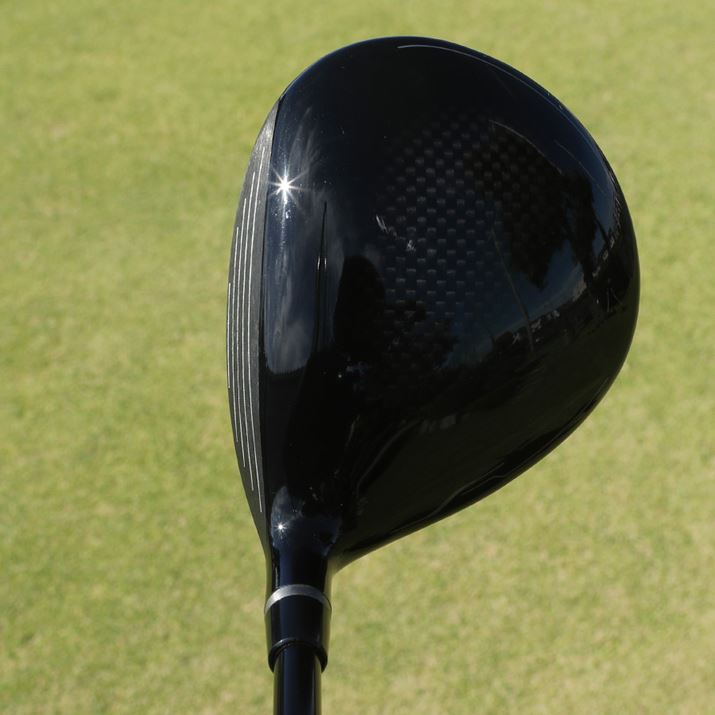 wbhVFCv͂ʒȂAgDɂ܂{[AmiVۂyƓȌ`ł