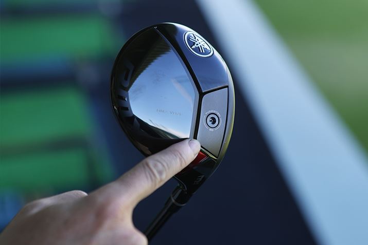 90g̃EFCgtF[X̑OɓڂĂAeAeĂ܂