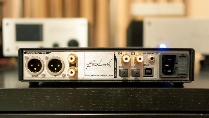 wʂ̓o͒[q͌fW^2nAfW^2nAUSB Type-B1nBAiOo͂XLRoXo͂RCAAoXo͂e1nB̂قɂ12ṼgK[[q