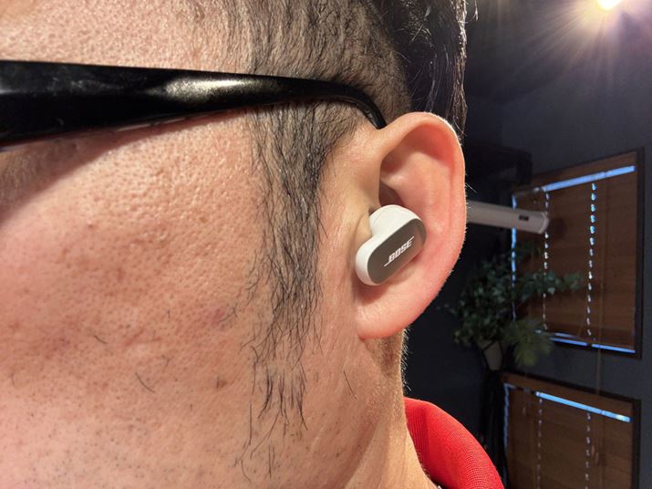 Cz{̂̃TCÝuQuietComfort Earbuds IIvقڕς炸BTCY͂傫߂