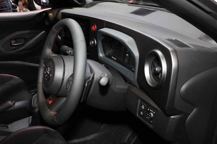 X[p[ϋvV[YQԂS{[I茠QԂ`[tɁAplƃfBXvChCo[15xXĂ