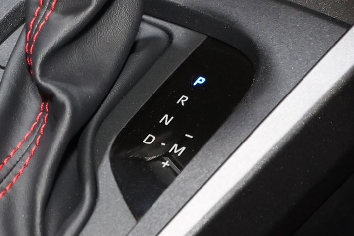 Vtgo[ɂuM[hvł̕ϑ̌A]^甽]Bԗ̋ɍ킹āA[VOJ[̃V[PVgX~bV̂悤ɈŃVtgAbvijAŃVtg_Eij悤ɕύXĂ