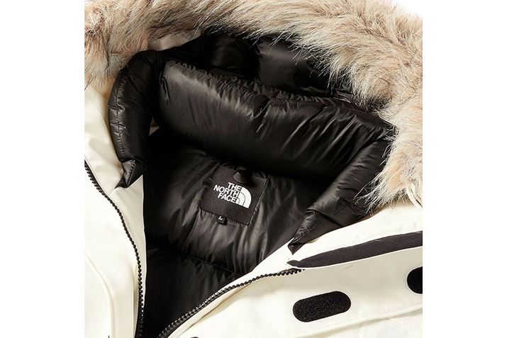 _EꂽݕtŁA񌳂̗C̐NyĂ