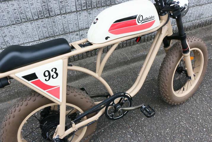 t[̓NiSjBoCN̐Eł1970NɈʉ_uN[hv킹\̗pĂBpCv2{ׂC`[u͍BhNz_[𑕒ł{g