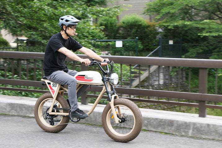 猩ƁAOɓݍ~낷悤Ƀy_OĂ̂킩₷