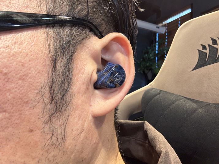 Cz{̂̓JX^IEM̂悤Ȗx̂tBbg