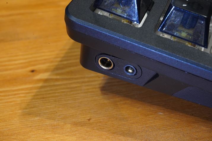 L[{[h3.5mm4.4mmoX̃CzWbN𓋍