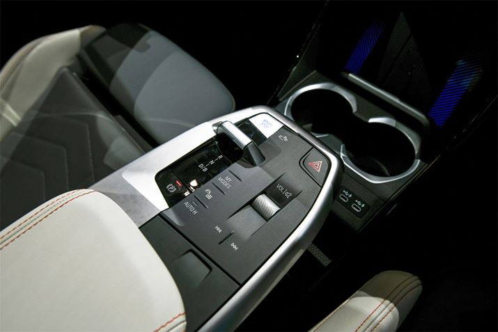 V^uX2v̓Vtgo[pAZ^[A[XgɎvȑñXCb`ȂǂׂĎ߂Ă