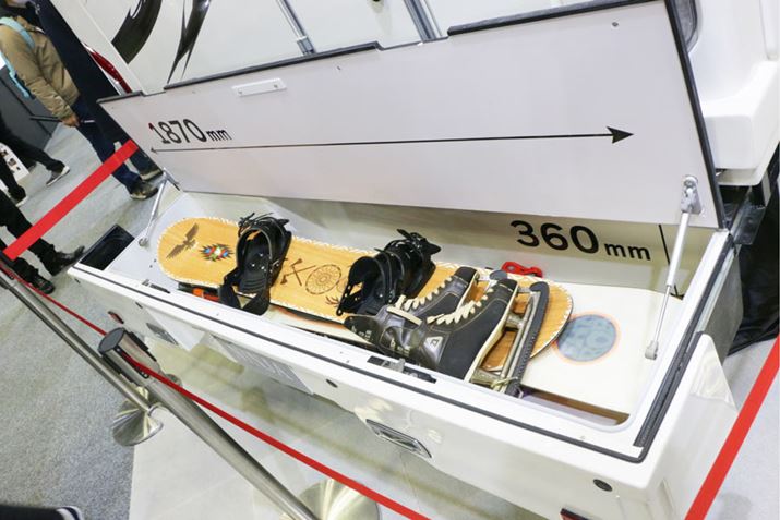 ́AA̎[{bNXBTCÝAA1,870ij×80isj×360ijmmŁATCh1,350ij×80isj×450ijmmBGꂽAEghApiꏊƂĂœK