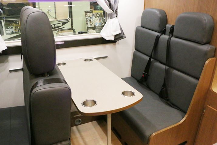 rOXy[X̃V[ǵAxbhɓWJ\