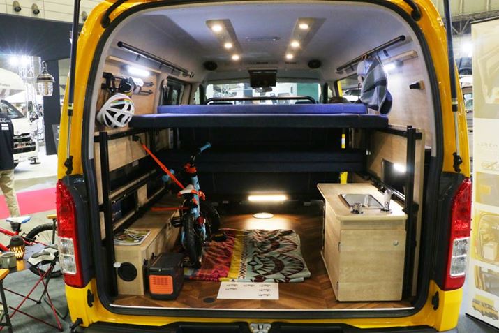 Axbh΂񍂂ʒuɐݒuƁAxbhɍLXƂ[Xy[XmۂłBAɁAJZbgKXẼRV[wbht̃VNȂǂW