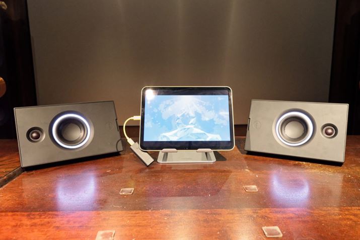 uiPadvi10jUSB Type-C[qĂ̂ŁAtP[uƃgX~b^[̂܂܎g܂