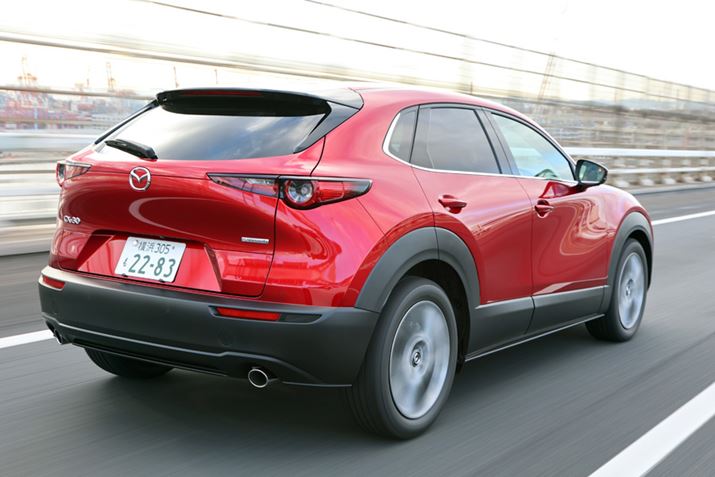 uCX-30vɂ́AhCo[̃nhɉăX[XȎԗň芴̂鑖ZpuGxN^ORg[vXv̗pĂ