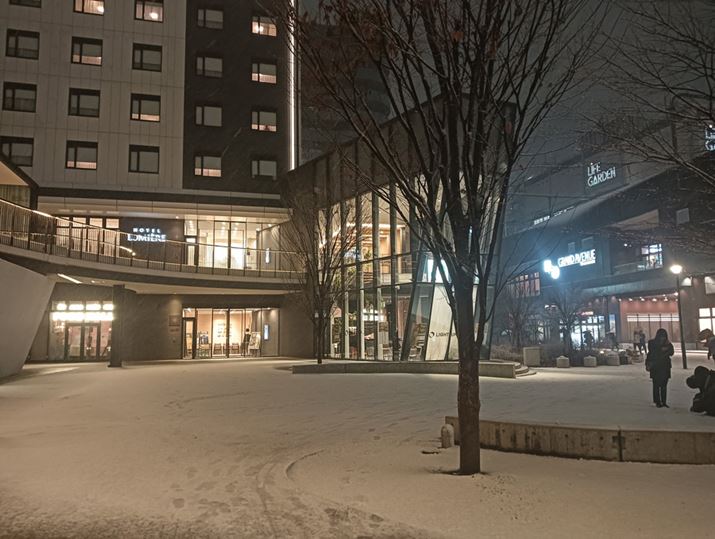 ̍~iBeBnCCg̖̕OaڗAmCY̏OꂵĂÕ̓NbLĂBuꂽ̂101xȂ̂ŁAsCɂɎBeł邾낤<br>iBeʐ^F4080×3072A3.87MBj