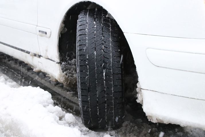 uaXg̍ŐVX^bhX^CAuUbNuVRX3vԂɑāAЂƓ~zĂ݂