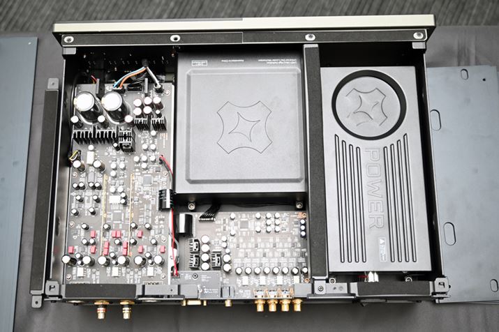 uUDP900v̓BZNVƂ4ɕAꂼꂪȂ悤ɐ݌v