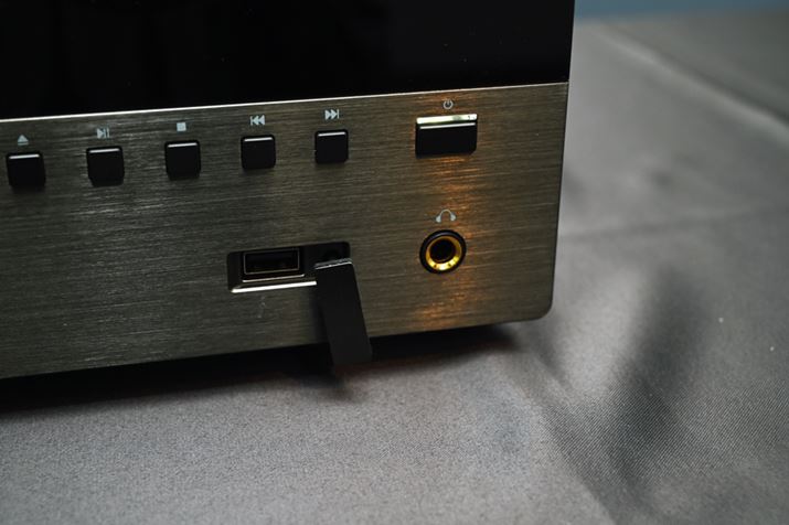 uUDP900vɂ6.3mmwbhzo͂pӂĂ