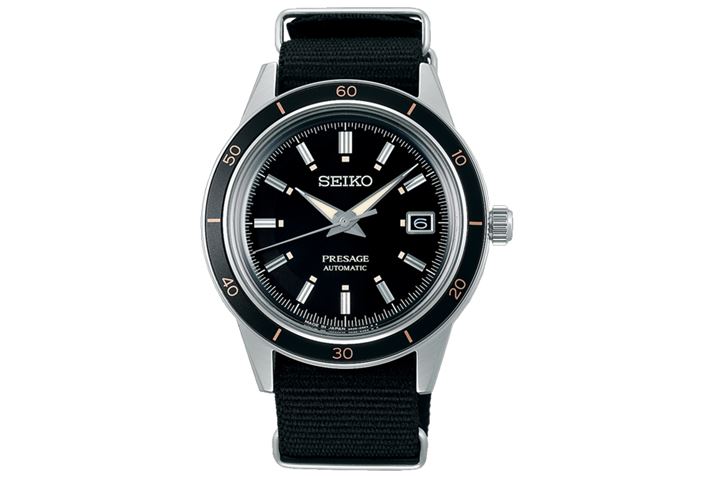 Ax[AiCXgbṽubNgɂAV[v\bhȂ܂uStyle60's SARY197vBp[U[u41Ԃ̎uCal.4R35v𓋍ځBV[X[obNB퐶phi5CjBSSP[XBP[X40.8mmBTCgi55,000~iōjBIfiX܍݌ɂ̂݁j