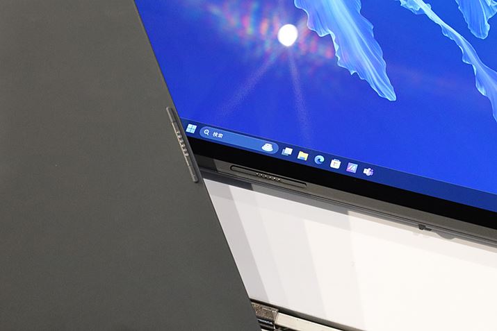 tBluetoothL[{[hUSB Type-Cŏ[dłقAwʂ̃|SsŖ{̂Ɛڑ邱ƂŒڏ[dł