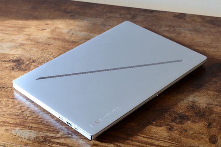 CNCõA~jE{fBBuv`izCgvƂ̂A̓ɂĂ͎ʐ^̂悤ɃVo[Ɍ