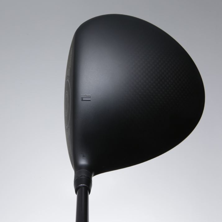 eʐς͑傫̂łA}bgdグɂAقǓݏdȃC[W͂܂BNĚ̓J[{͗lfUCĂAnCeNȈۂ󂯂܂BwbhVFCv͊p̂ی`ƂBJ[̈ۂāA蕉Ȃȋ܂