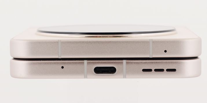 USB Type-C|[g͉ʂɔzuBwbhz[q͔񓋍ڂ