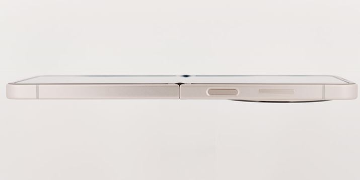 ͊JԁBqŴ钆ʂ邪A{fB̂͂ƕʂɊJ